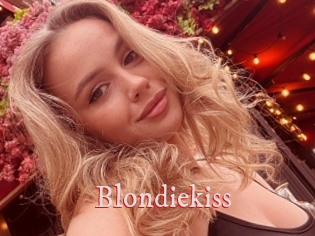 Blondiekiss