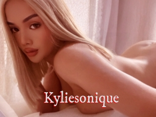 Kyliesonique